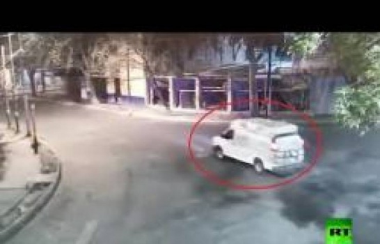 شاهد الفيديو: نزلاء يفرون من سجن المكسيك بسيارة الشرطة