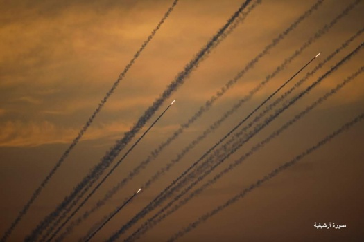 إطلاق 20 صاروخًا من قطاع غزة باتجاه مناطق الغلاف