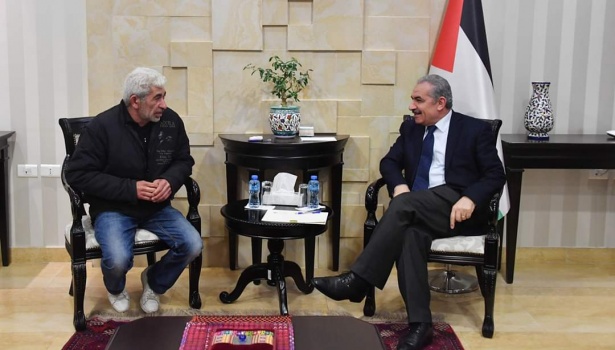 اشتية: لن يذهب دم الشهيد صلاح زكارنة هدراً ولا يوجد أحد فوق القانون