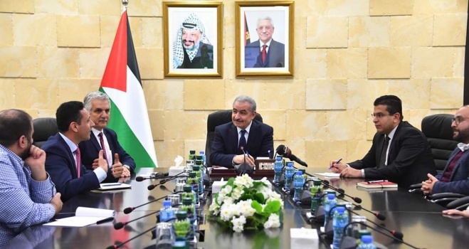 الحكومة ترحب باستجابة النقابات الصحية لدعوتها بوقف إجراءاتها الاحتجاجية
