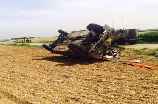 إصابة 5 جنود بانقلاب جيب قرب غزة