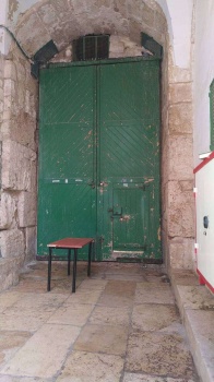 شرطة الاحتلال تغلق أبواب المسجد الأقصى باستثناء أربعة منها