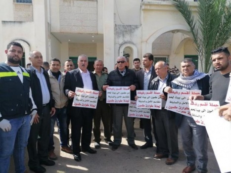 الإغاثة الزراعية تساعد المزارعين في طحن حبوب القمح وارسالها للمواطنين في بيت لحم