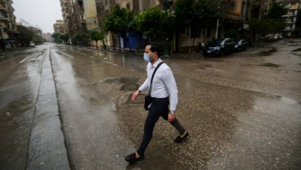 هل ينتقل فيروس كورونا عبر المطر؟