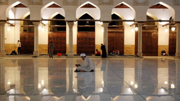 الأزهر يعلق على الصلاة في زمن كورونا