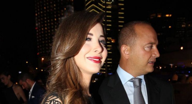 زوج نانسي عجرم يجتمع معها بأول ظهور بعد حادث القتل