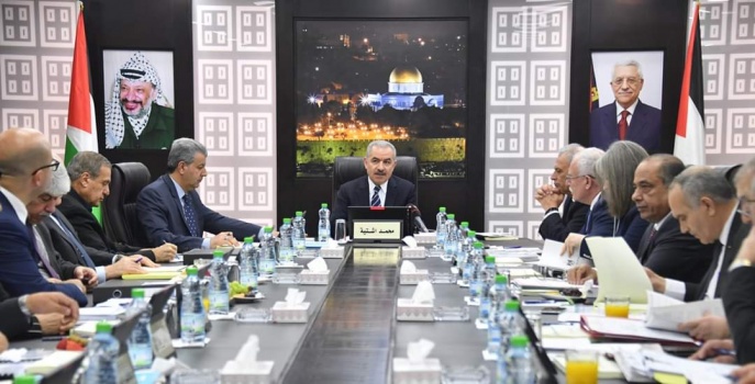 الحكومة تدعو النقابات إلى تغليب المصلحة الوطنية على الإضرابات