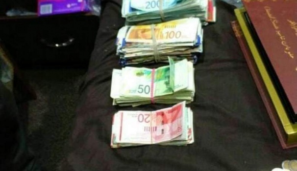 الاحتلال يستولي على 50 ألف شيقل من منزل مواطن غرب سلفيت