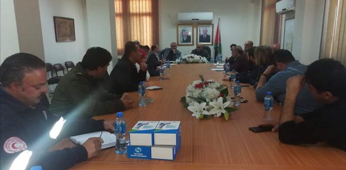 محافظ جنين يعقد اجتماعا لخلية إدارة الازمة حول الاجراءات الصحية للوقاية والعلاج