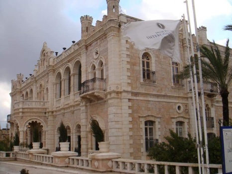 قصر جاسر يفتح أبوابه للطواقم الطبية ولجنة الطوارئ في بيت لحم
