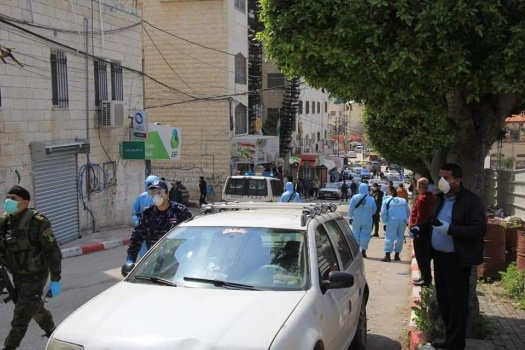 الشرطة تقبض على 8 أشخاص وتحجز 3 مركبات لعدم التزامهم بتعليمات الطوارئ في طولكرم