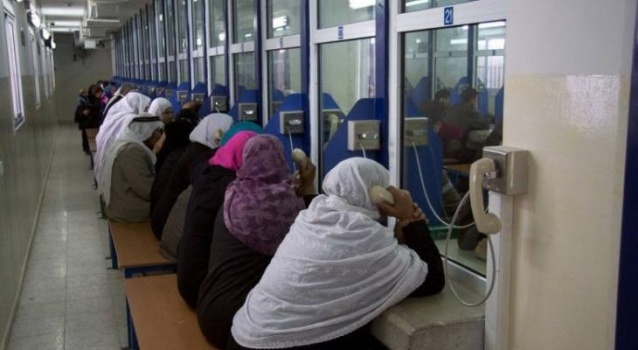 إسرائيل توقف زيارات الأسرى الفلسطينيين