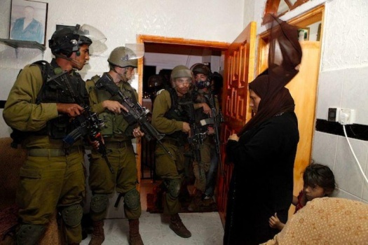 قوات الاحتلال تشن حملة اعتقالات واسعة في القدس تطال 18 مواطناً بينهم سيدة