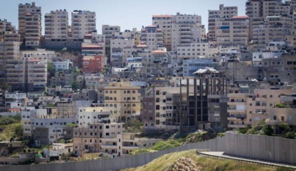 الكشف عن تفاصيل لقاء إسرائيلي فلسطيني بشأن 'كفر عقب'
