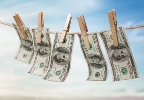 كيف تنظف النقود من الفيروسات دون إتلافها؟