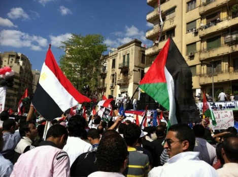 السفارة الفلسطينية في مصر تدعو المواطنين لتسجيل أسمائهم لديها لتأمين عودتهم في حال فتح المطارات والمعابر