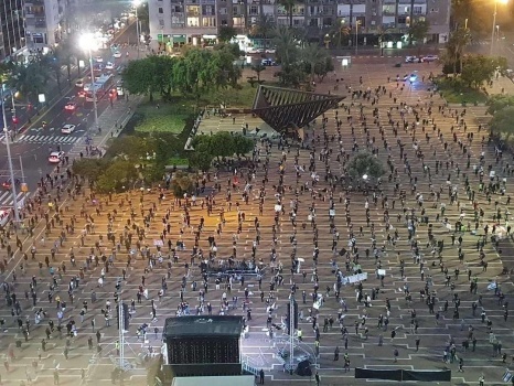 احتجاج بالآلاف في تل أبيب ضد سياسة نتنياهو