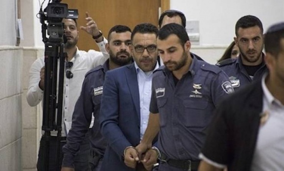 محكمة الاحتلال تمدد اعتقال محافظ القدس
