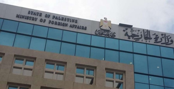 "الخارجية": 39 وفاة و925 إصابة بفيروس "كورونا" بين أبناء جالياتنا حول العالم