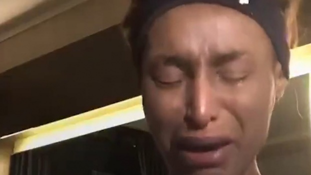 "لسنا بخير فكيف نعمل؟".. دموع وصراخ من مستشفى أميركي
