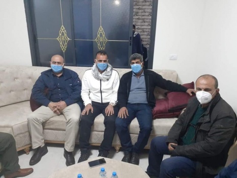أمضى 18 عاماً في سجون الإحتلال...محافظ جنين يهنئ الأسير المحرر شواهنة