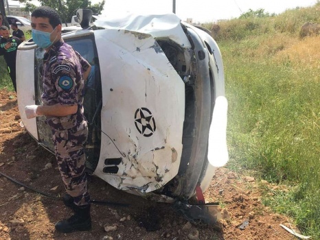 الدفاع المدني يخلي مواطن أصيب بحادث سير ذاتي ببيت لحم