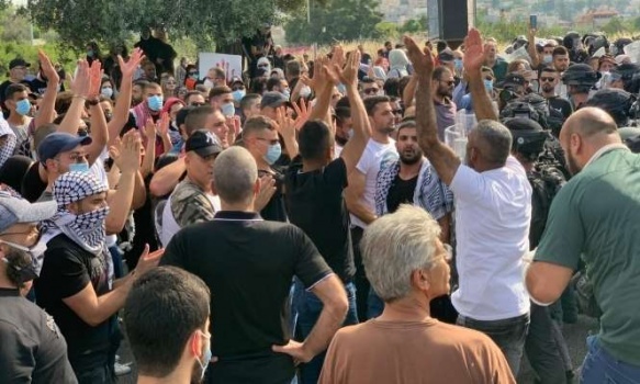 عرعرة: الالاف يشيعون حثمان الشهـ .ـيد "مصطفى" بعد مظاهرة حاشدة