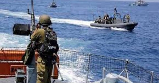 بحرية الاحتلال تصيب صيادًا ببحر بيت لاهيا