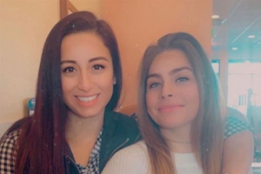 بعد خلاف بينهما.. العثور على جثة فتاتين متفحمتين على طريق بولاية كاليفورنيا