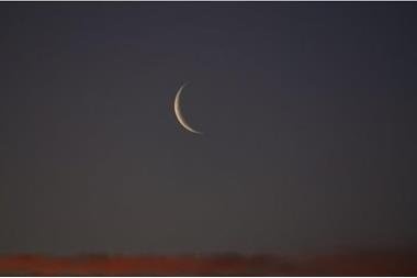 مركز الفلك الدولي يوضح توقعاته لموعد عيد الفطر