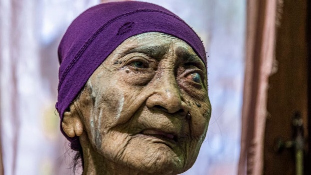 شفاء إندونيسية في سن الـ100 من كورونا.. و"الفضل لانضباطها"