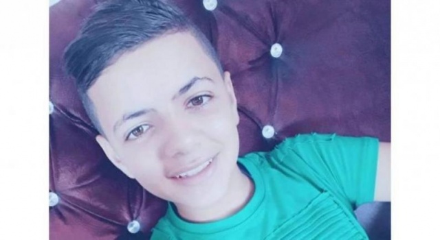 وفاة طفل أشعل النار بنفسه داخل مدرسة في غزة