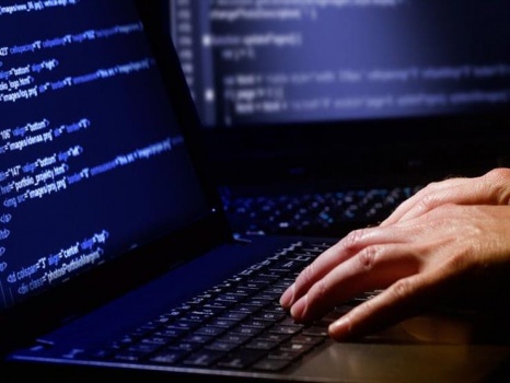 سرقة عشرات آلاف الدولارات من وحدة تجنيد العملاء