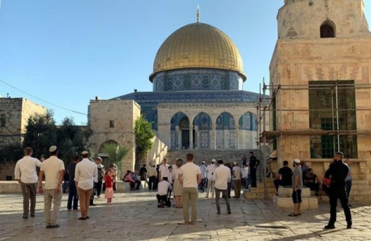 70 مستوطنا يقتحمون المسجد الأقصى