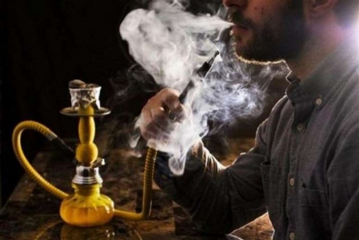 منظمة الصحة العالمية تصدر تحذيرا شديد اللهجة حول علاقة تدخين الشيشة بالكورونا