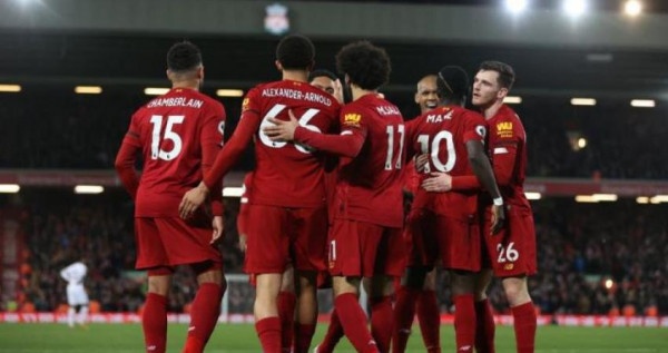 للمرة الأولى منذ 30 عاماً.. ليفربول يتوج بلقب الدوري الإنجليزي الممتاز