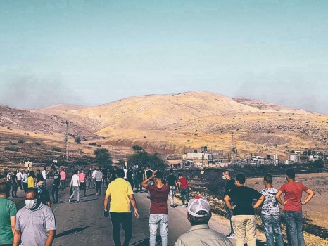 عقب منع المواطنين من الوصول للفعالية الرافضة لللضم&hellip;إصابات خلال مواجهات مع قوات الاحتلال على حاجز الحمرا