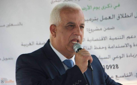 محافظ الخليل يدعو للالتزام بتعليمات الحكومة وجهات الاختصاص
