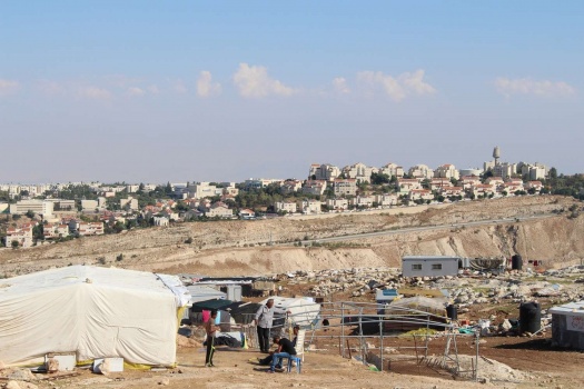 تمهيداً للضم.. الاحتلال يجري عمليات مسح للمساكن في تجمع جبل البابا جنوب شرق القدس