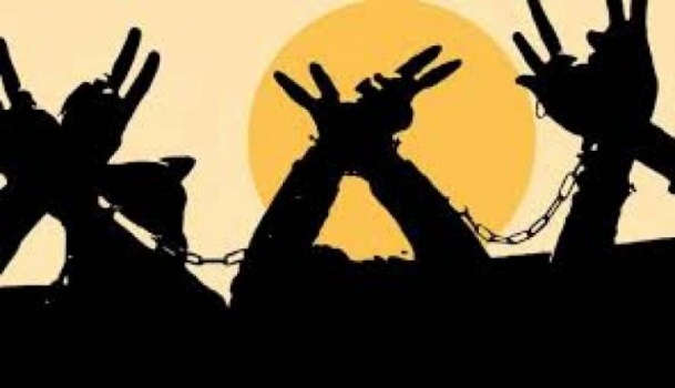ثلاثة أسرى يواصلون إضرابهم عن الطعام