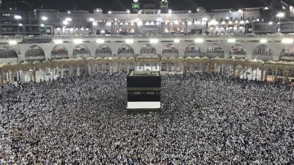 السعودية: لن يؤدي أي مسؤول فريضة الحج هذا العام