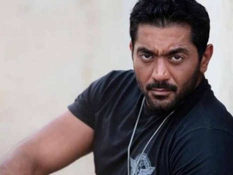 أسرة أحمد فلوكس توضح حقيقة حبس شقيقته بعد 'سرقة' حسابه الشخصي