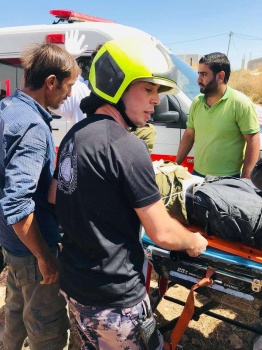 إنقاذ مواطن من داخل بئر مياه قيد الإنشاء شمال الخليل