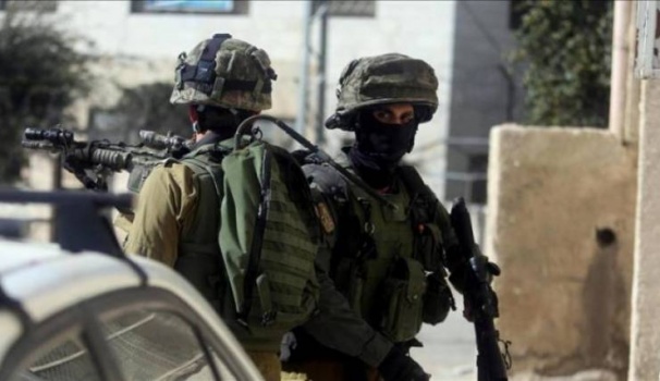 الاحتلال يقتحم منزل السفير الرويضي في القدس