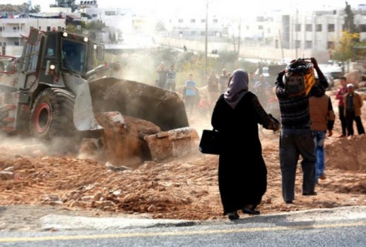 الاحتلال يجبر عائلة أبو صبيح على هدم منزلها في سلوان
