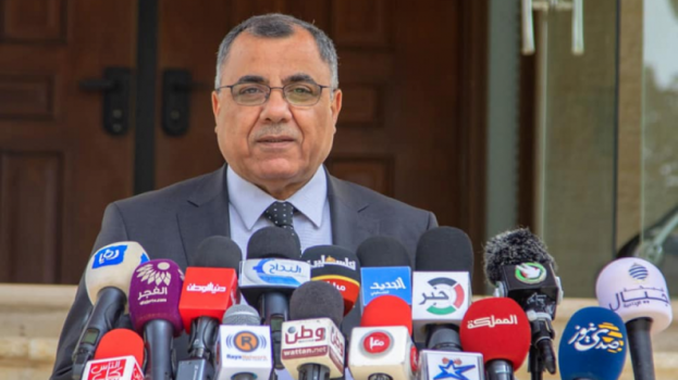 الحكومة تعلن السماح بفتح المحال التجارية ومختلف الانشطة الاقتصادية يومي الجمعة والسبت واقامة صلاة الجمعة في الساحات العامة