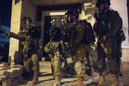 الاحتلال يعتقل 18 مواطنا من الضفة غالبيتهم من القدس