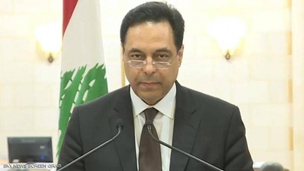رئيس الوزراء اللبناني يستقيل رسميا ويعلق غاضبا: "اللي استحوا ماتوا"