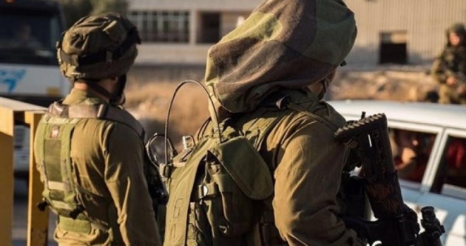 الشاباك يعلن اعتقال فلسطيني مشتبه به بطعن اسرائيلي قبل عشرة ايام