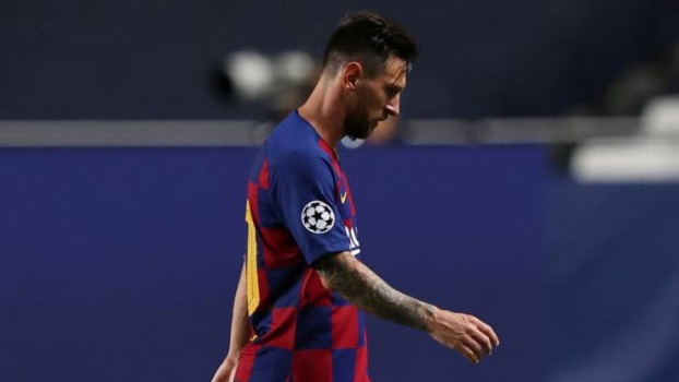 تعرف على عرض مانشستر سيتي الذي دفع ميسي لترك برشلونة